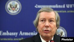 Сопредседатель Минской группы ОБСЕ от США Джеймс Уорлик (архив)