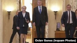 Viorica Dăncilă și Klaus Iohannis, într-o confruntare imaginară, moderată de Roșia Today