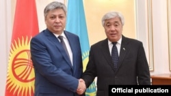 Министры иностранных дел Кыргызстана и Казахстана Эрлан Абдылдаев и Ерлан Идрисов.