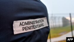 Тюремная охрана в Вендин-ле-Вией.