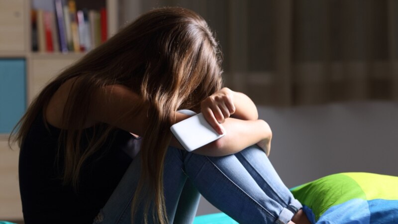 Facebook imao podatke da Instagram utiče na suicidne misli mladih
