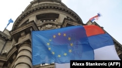 Zastava EU i Srbije, Beograd