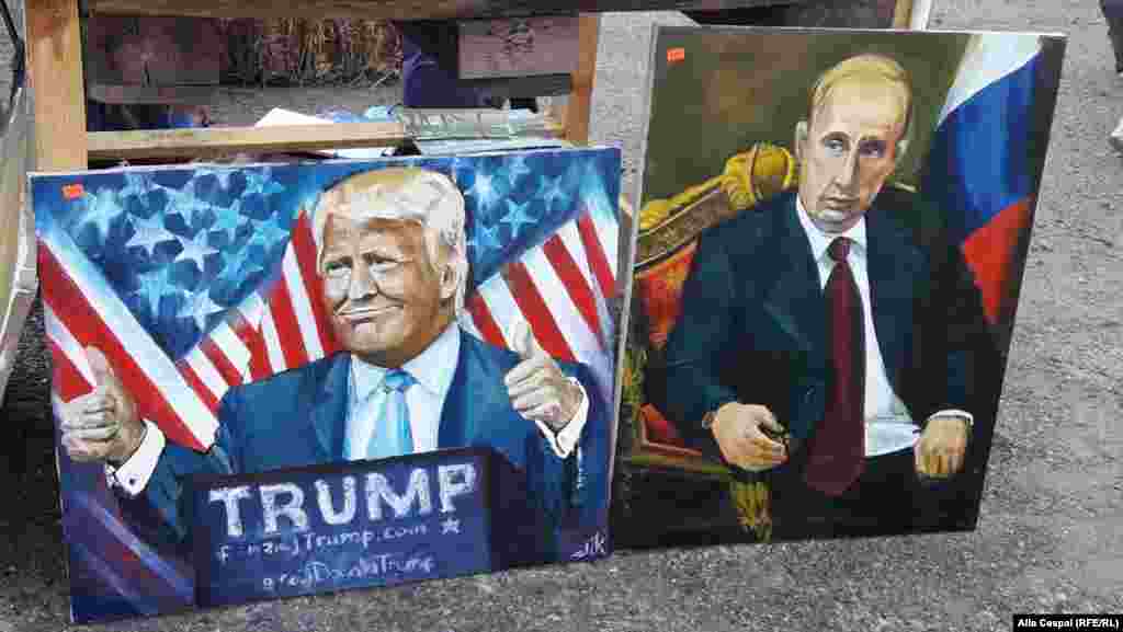 ... inclusiv portrete ale liderilor rus și american...