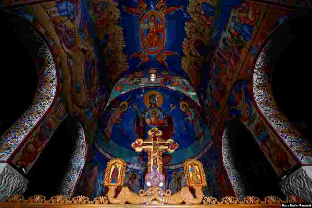 Монастырь Херцеговачка-Грачаница известен своими уникальными старинными потолочными фресками. 
