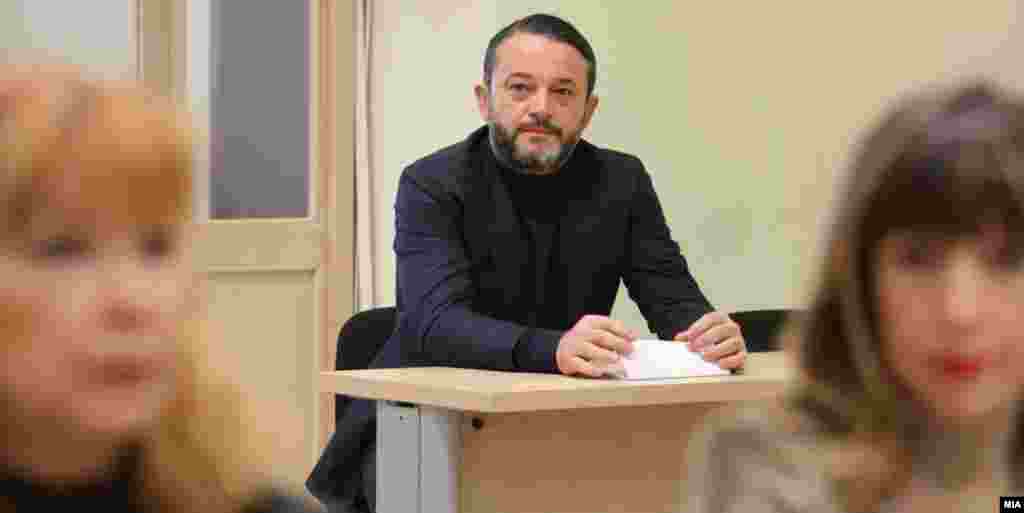 МАКЕДОНИЈА - Управата за извршување на санкции соопшти дека бизнисменот Орце Камчев добива третман како секое друго притворено лице во земјата.
