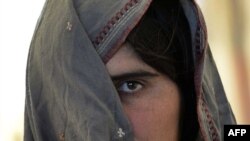 Афганская женщина, вернувшаяся из Пакистана на родину.