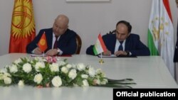 Главы делегации подписали протокол по итогам переговоров в Исфаре, 14 января 2020 года