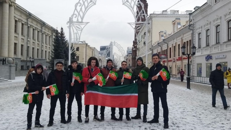 Татарские активисты вышли на акции в честь Дня герба Татарстана 