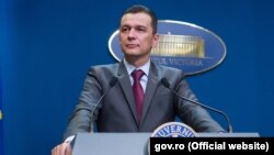 Sorin Grindeanu este vicepremier al României, ministrul Transporturilor și al Infrastructurii și prim-vicepreședinte PSD. Acesta pune neîncrederea românilor în Guvern pe seama diverselor dispute din coaliție și pe bâlbele din energie.