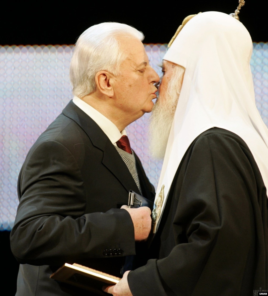 Фото лютого 2012 року. Дві символічні постаті: перший президент незалежної України Леонід Кравчук та патріарх Філарет, який заклав підвалини самостійної Української церкви