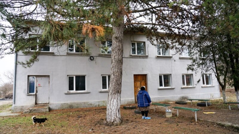 Медицина по-крымски: как селяне защищают старую амбулаторию (фотогалерея)