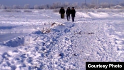 Қызылағашқа бара жатқан Ақтоған тұрғындары. Алматы облысы, 7 желтоқсан 2012 жыл.