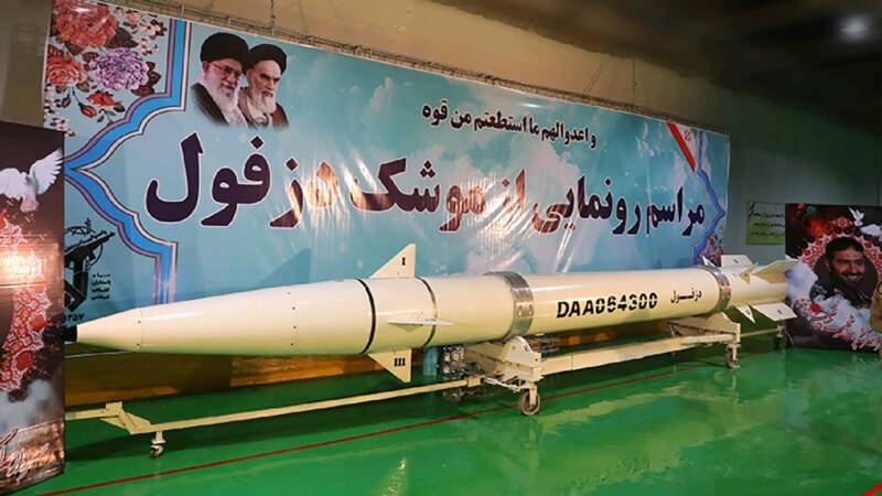 Иран лансираше крстосувачка ракета од подморница