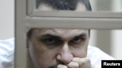 Олег Сенцов у російському суді у 2015 році
