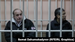 Хаджимурат Коркмазов и Данияр Нарымбаев в зале суда.