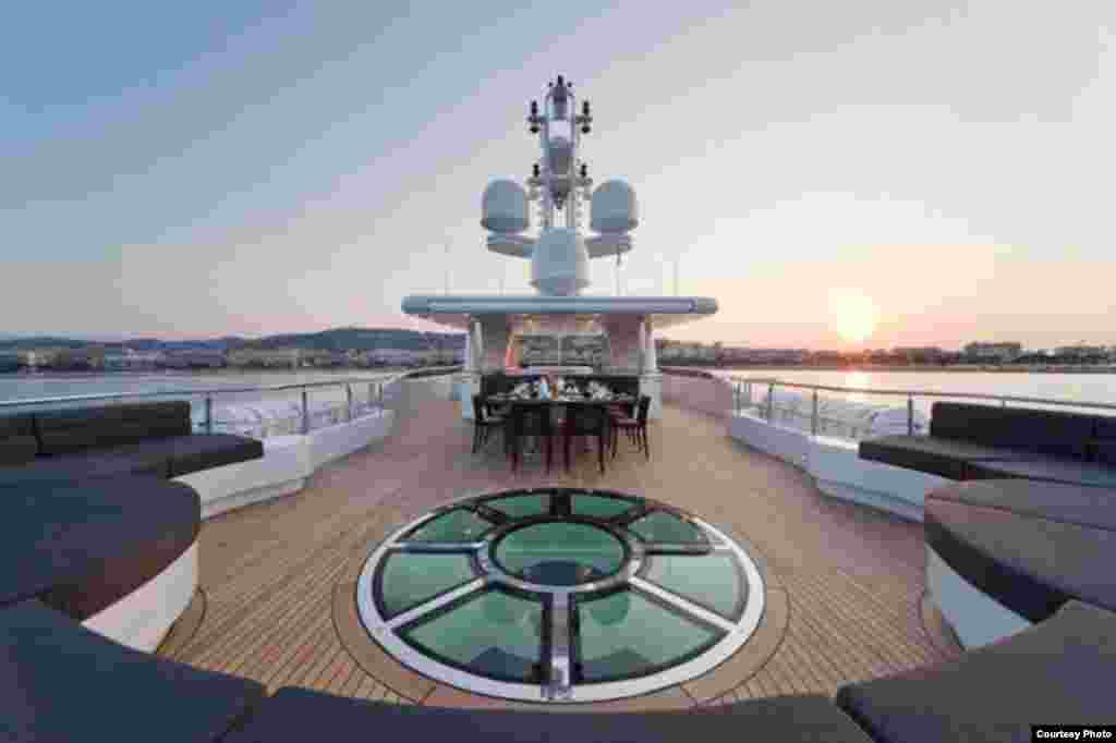 In 2011, Russia bought the super-yacht "Sirius" for $40 million. 