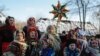 Українські діти співають колядки в селищі Пирогове, в Музеї народного побуту поблизу Києва (фото ілюстраційне)