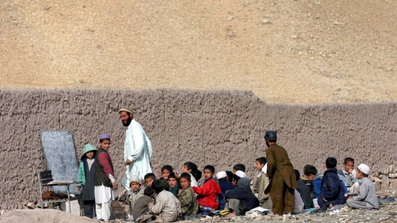 یو شمېر افغان ښوونکي وايي حکومت ورسره شوې ژمنې دي عملي کړي