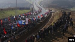 Protests against the arrest of former KLA commander Fatmir Limaj in Gjurgjica forced the Albanian prime minister to cancel his visit.