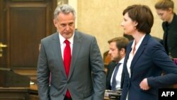 Дмитро Фірташ у залі суду, Відень, 30 квітня 2015 року