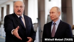 Presidenti bjellorus, Alyaksandr Lukashenka dhe homologu i tij rus, Vladimir Putin.