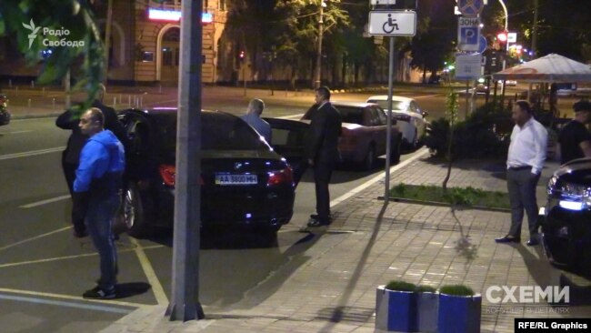Також Тімур Міндіч їздив разом з Боголюбовим і Коломойським на одному авто