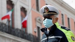 Policija partolira, Bari, Italija