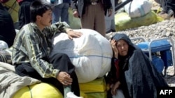 جمهوری اسلامی ايران طی چند هفته اخیر بیش از ۹۰۰ مهاجر افغان را از خاک خود اخراج کرده است.