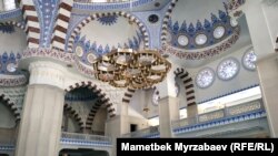 Бишкектеги борбордук жаңы мечит. 2-сентябрь, 2018-жыл. 