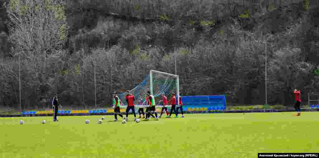 Qırım çempionatında oynağan &laquo;Qızıltaş&raquo; professional futbol klubunıñ kiralağan bazası