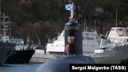 Submarinul B-268 Veliky Novgorod, care a făcut o escală la Sevastopol în Crimeea, în martie 2019