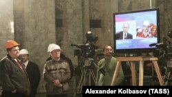 Сотрудники Саяно-Шушенской ГЭС во время "Прямой линии с Владимиром Путиным"