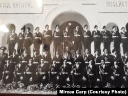 Seria de elevi a domnului Mircea Carp (ultimul din rândul de sus - dreapta), Liceul Militar de la Mănăstirea Dealu.