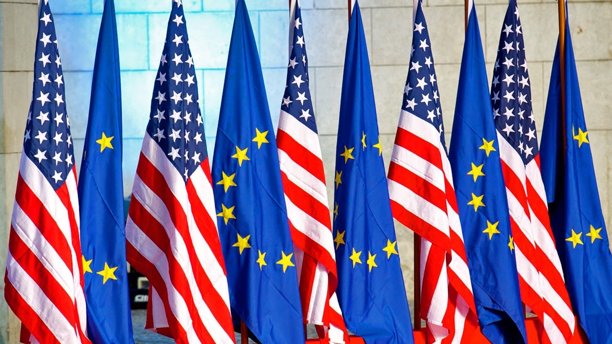 Евросоюз страны сша. Флаги ЕС И США. Флаг США И Евросоюза. США ЕС РФ флаг. Европейский Союз и США.