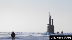 Арктикерчу шашлахь хьаладаьлла Американ хи бухахула лела кема, гайтаман сурт