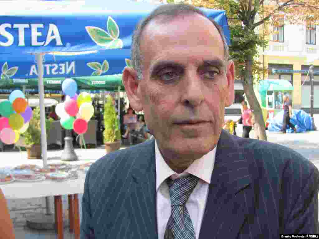 Islamskoj prazničnoj svečanosti u Kragujevcu prisustvovao je i Telal Elzik, konzul palestinske ambasade u Srbiji, 31.08.2011. Foto: RSE / Branko Vučković