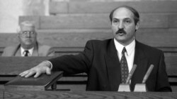 Аляксандар Лукашэнка прымае прысягу.1994 год.