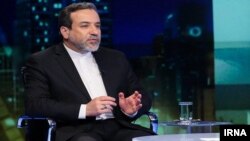 Заступник міністра закордонних справ Ірану Аббас Аракчі оголошує рішення Тегерана про поступовий вихід з ядерної угоди, 8 травня 2019 року