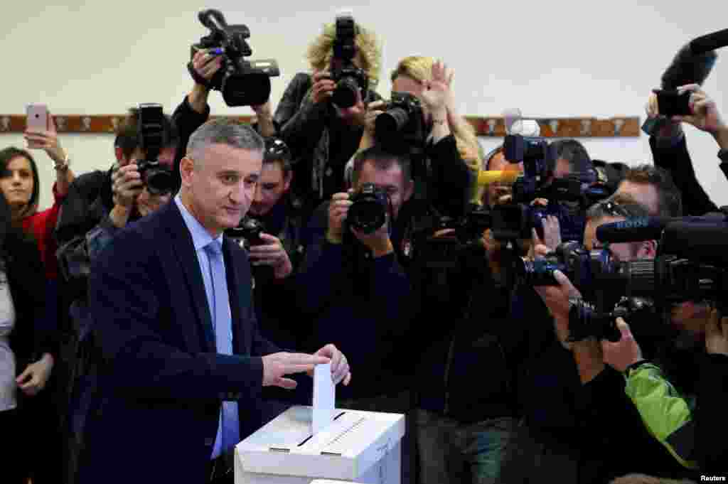 Predsednik Hrvatske demokratske zajednice (HDZ) Tomislav Karamarko na biralištu