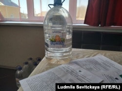 Роспотребнадзор советует жителям Псковского района пить бутылированную воду