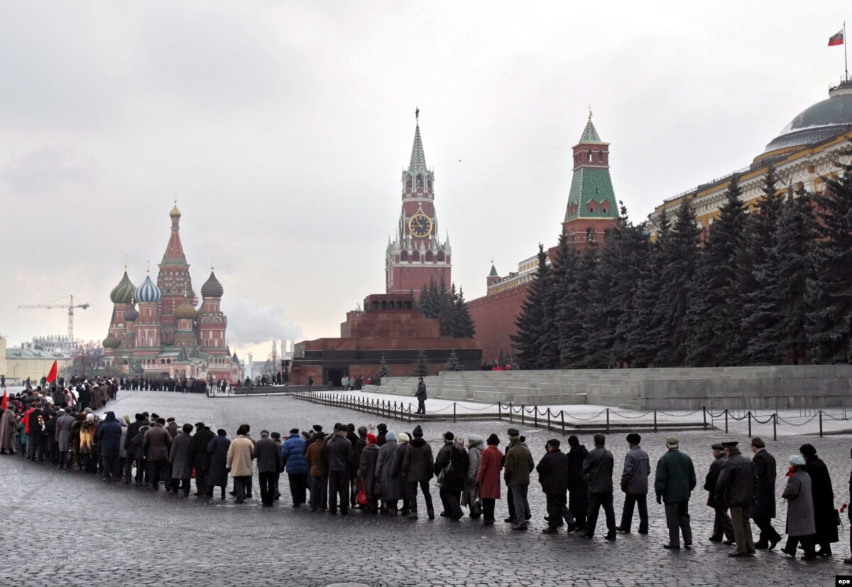 В Мавзолей меньше очередь чем желающих поиметь Катю