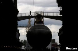 Ceremonia de lansare a submarinului diesel-electric „Rostov-pe-Don” la șantierele navale ale Amiralității din Sankt Petersburg, 26 iunie 2014