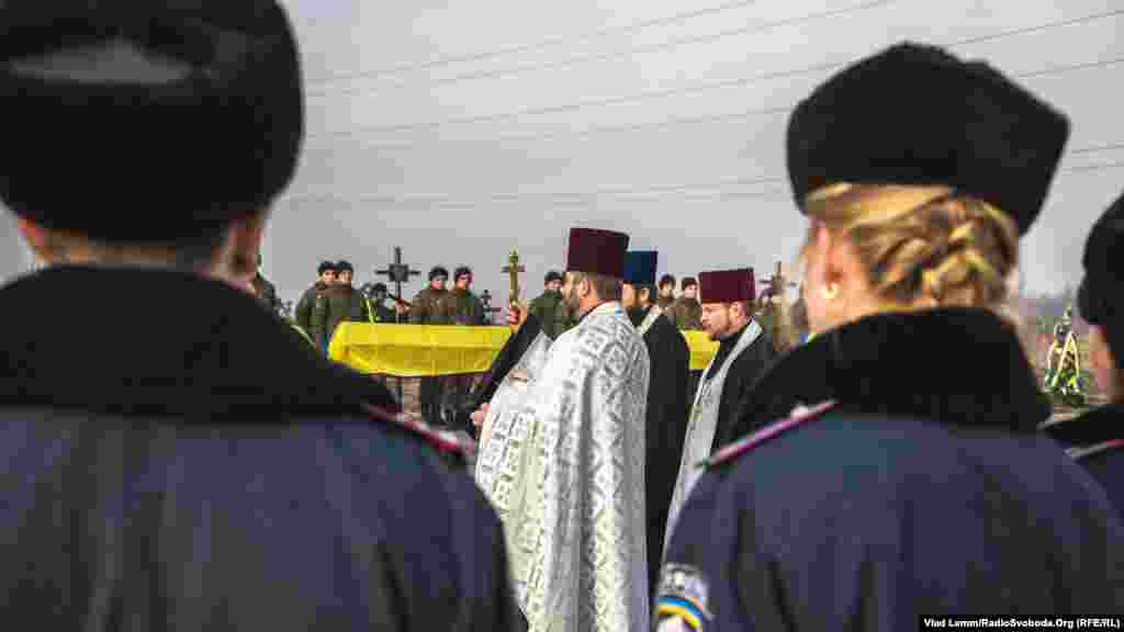Священики Свято-Іллінського храму&nbsp;Дніпропетровської єпархії проводять поминальні обряди