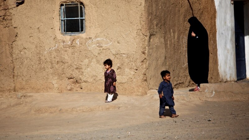 سرنوشت نامعلوم کودکان مهاجر بی‌سرپرست؛ واگذاری موقت، بدون شناسنامه ایرانی