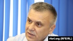 Analistul politic Igor Boțan în studioul Europei Libere, Chișinău 