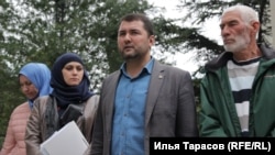 Адвокат Эдем Семедляев и крымскотатарский активист Ярикул Давлатов, 28 сентября 2017 года