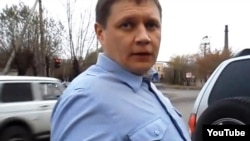 Полиция полковнигі Владимир Зиборов ( YouTube видеосынан скриншот)