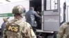 Арестованных в Крыму крымскотатарских активистов вывезли в Россию