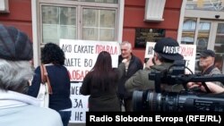 Архива: Неформалната организација „Стоп за извршителите“ организира протест против законот за извршување, пред Министерство за Правда.