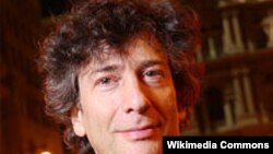 İngilis yazıçı Neil Gaiman.